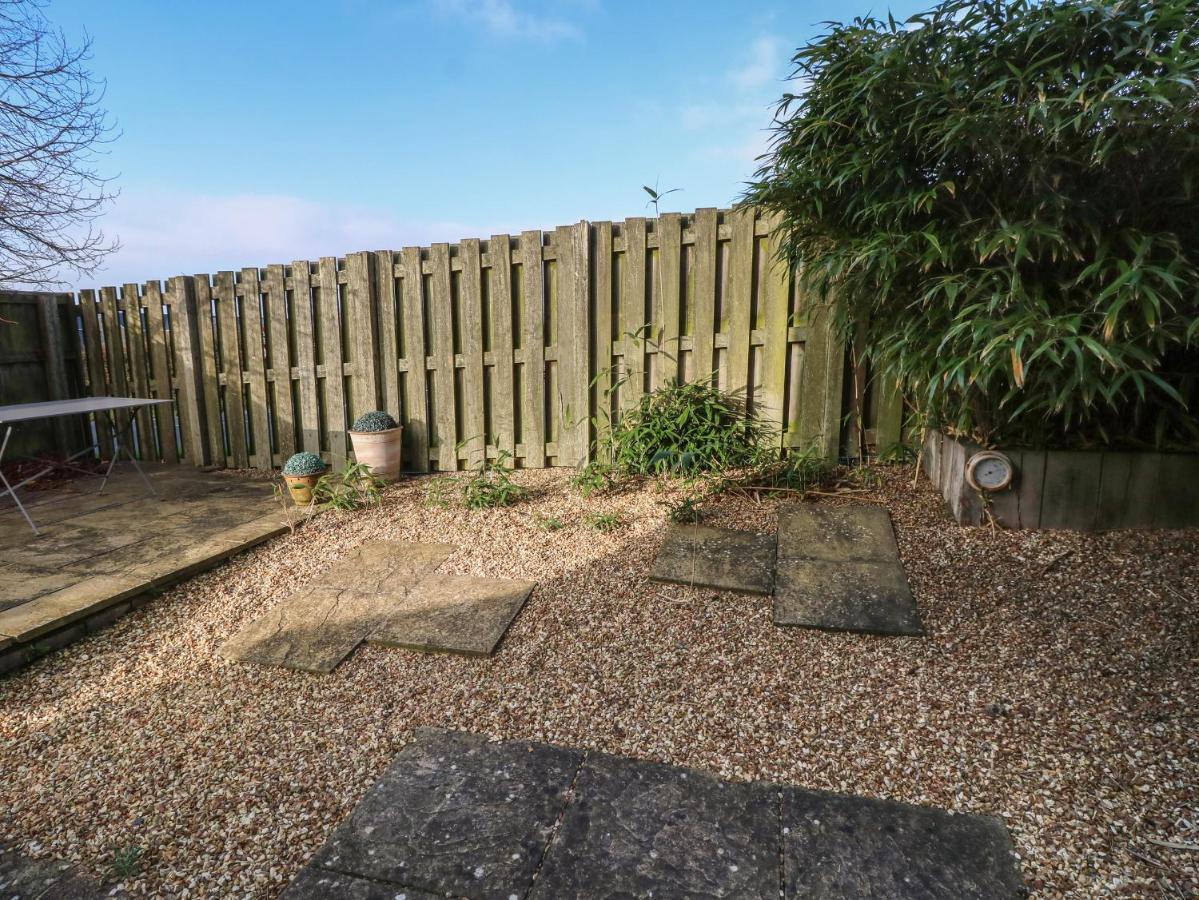 Hurst View Freshwater Exterior photo